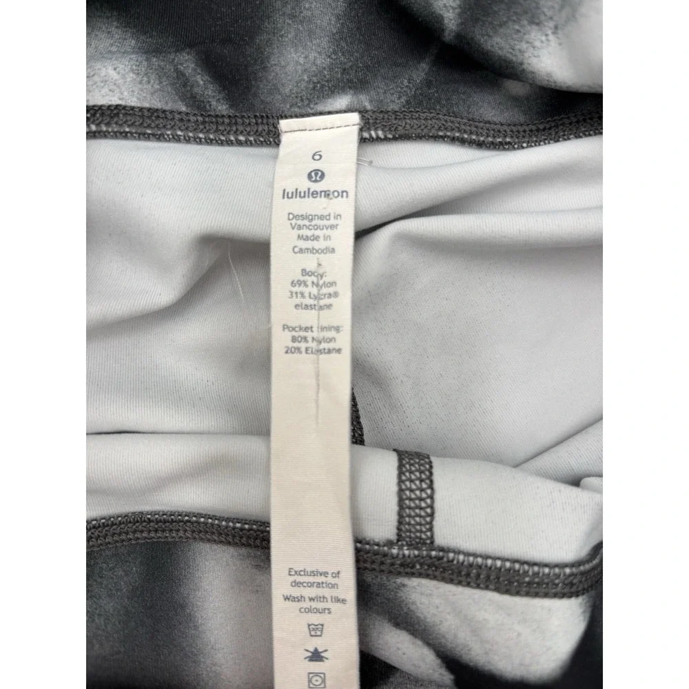 Lululemon Women 6 Crop Leggings 19
